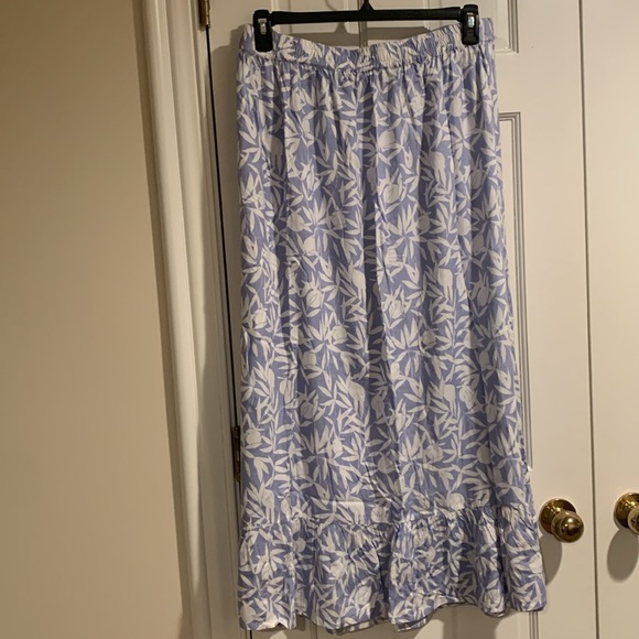 Periwinkle Blue Floral Print Skirt - Picture 7 of 7